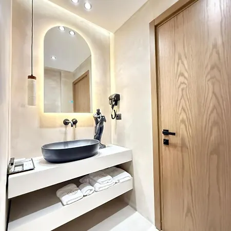Noam Luxury Otel 4*