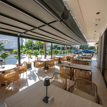 Noam Luxury 4* Sarandë