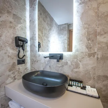 Noam Luxury 4*
